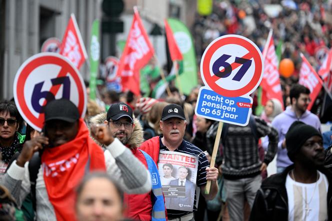Des manifestants lors d’une journée mondiale d’action contre la cure d’austérité voulue par le gouvernement, à Bruxelles, le 14 octobre 2025. 
