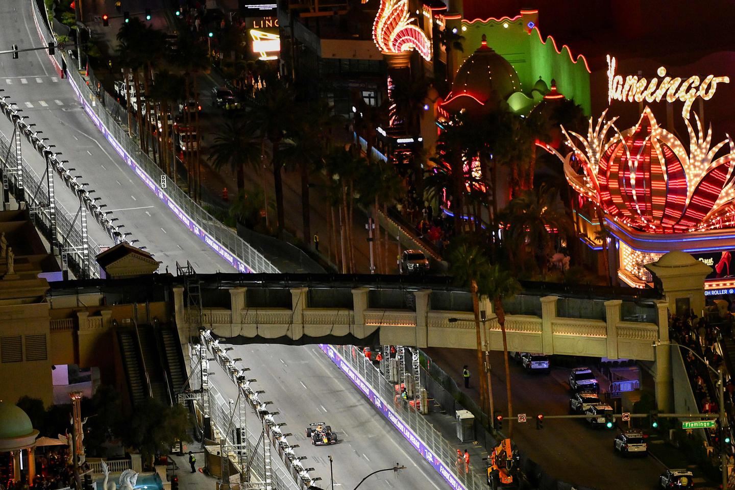 Formule 1 : Max Verstappen s’impose à Las Vegas, Lando Norris se rapproche du titre mondial