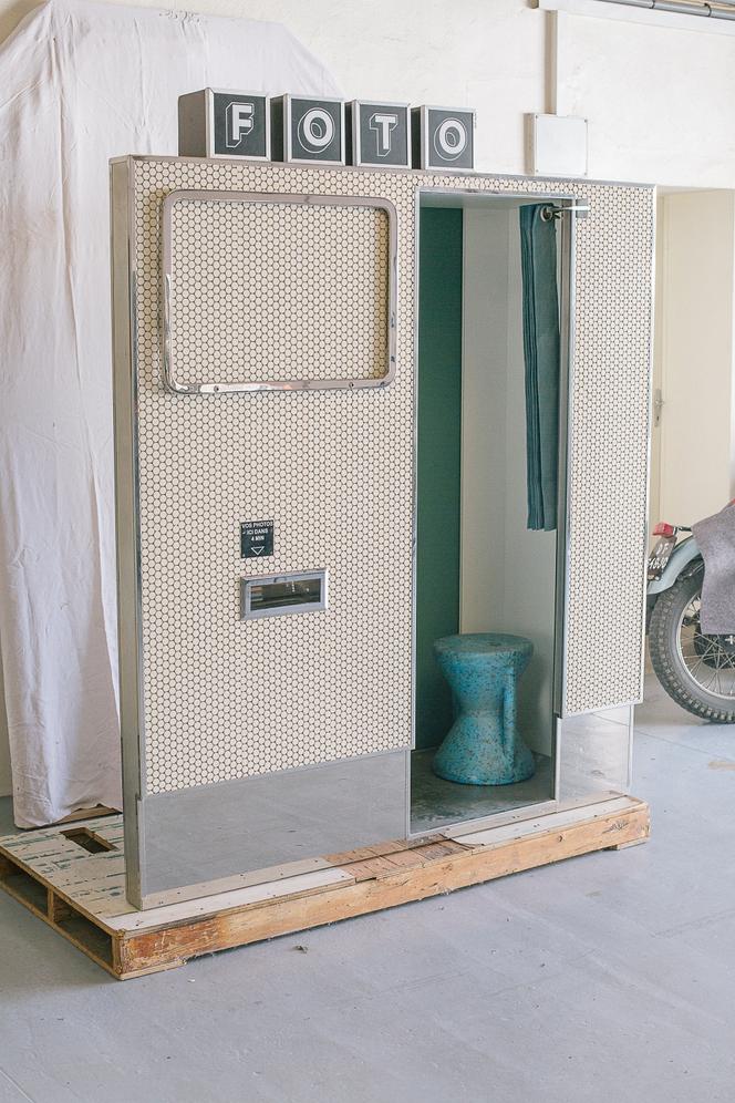   Une machine en cours de réparation.