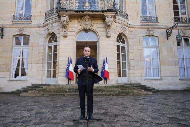 Sébastien Lecornu à l’hôtel de Matignon, le 24 novembre 2025.