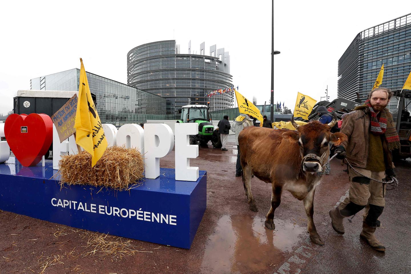 UE-Mercosur : la Commission européenne vise un accord cette semaine contre l’avis de la France, sur fond de mobilisation des agriculteurs UE-Mercosur : la Commission européenne vise un accord cette semaine contre l’avis de la France, sur fond de mobilisation des agriculteurs