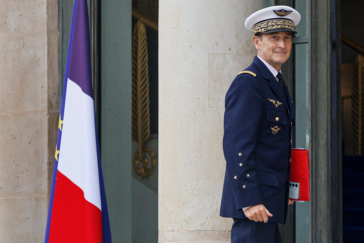 « Accepter de perdre ses enfants » : qui est Fabien Mandon, le chef d’état-major des armées qui a créé la polémique