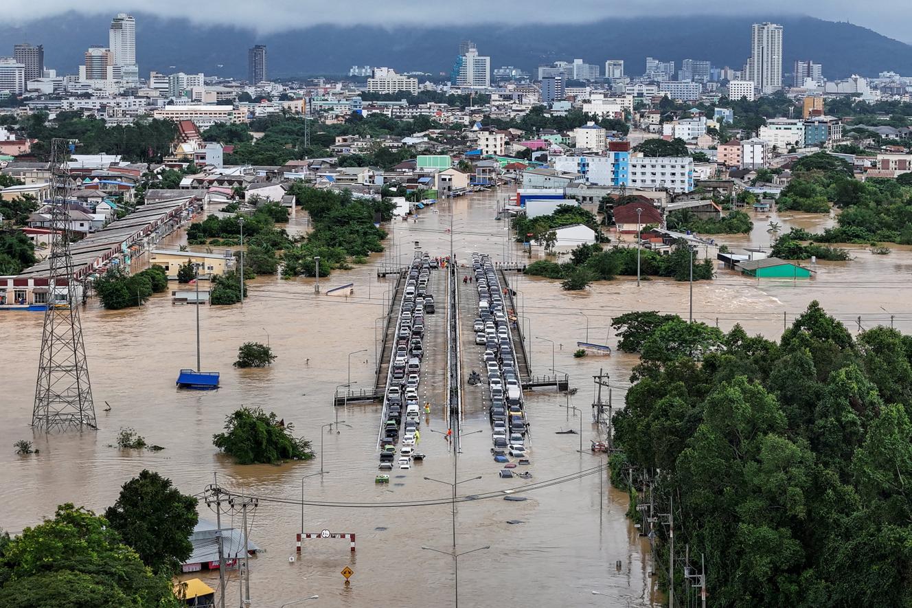 Après des pluies torrentielles sans précédent, le sud de la Thaïlande sous les eaux