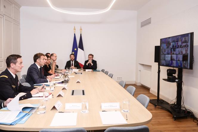 Emmanuel Macron prend la parole lors d’une réunion de la « Coalition des volontaires », au palais de l’Elysée, à Paris, le 25 novembre 2025.