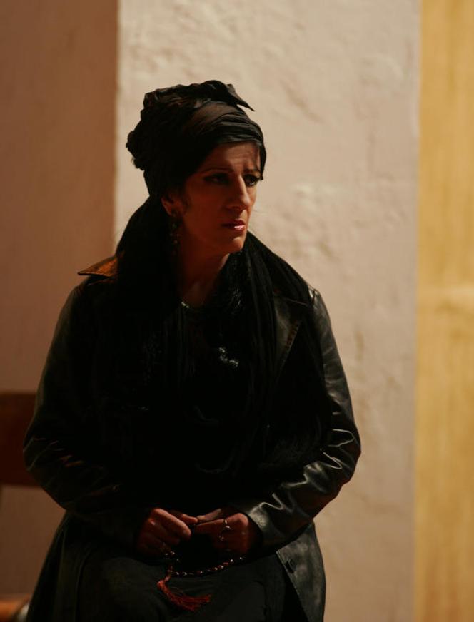 Biyouna dans « Electre », de Sophocle, dans une mise en scène de Philippe Calvario, à Brest (Finistère), le 14 novembre 2006.