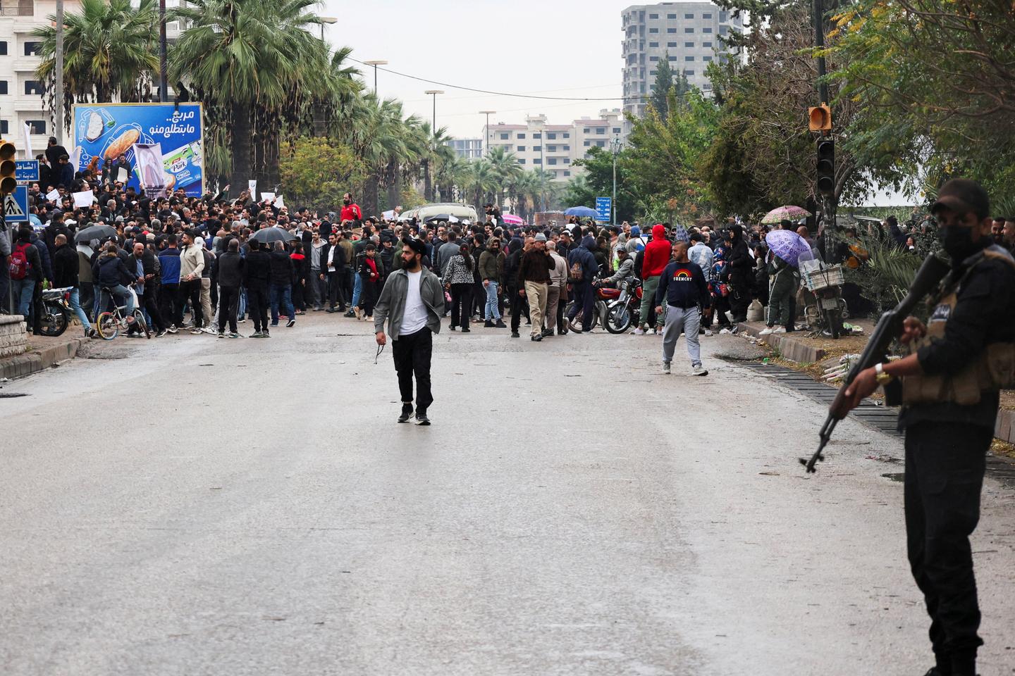 En Syrie, trois morts dans de nouveaux affrontements impliquant les forces de sécurité dans le fief alaouite de Lattaquié