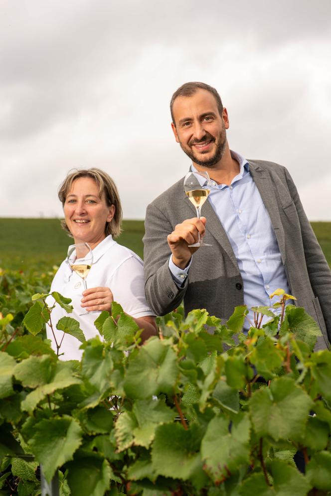 Nathalie Laplaige et Benjamin Fourmon, cheffe de cave et PDG de Joseph Perrier, lors des vendanges 2023, à Châlons-en-Champagne.