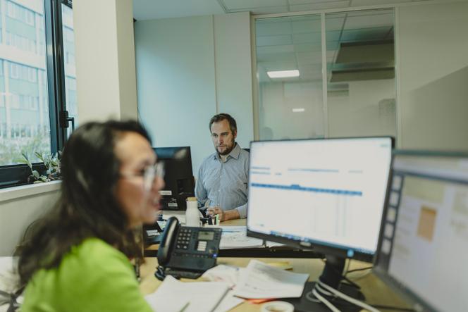 In an office of the AGS branch in Levallois-Perret (Hauts-de-Seine), November 25, 2025.