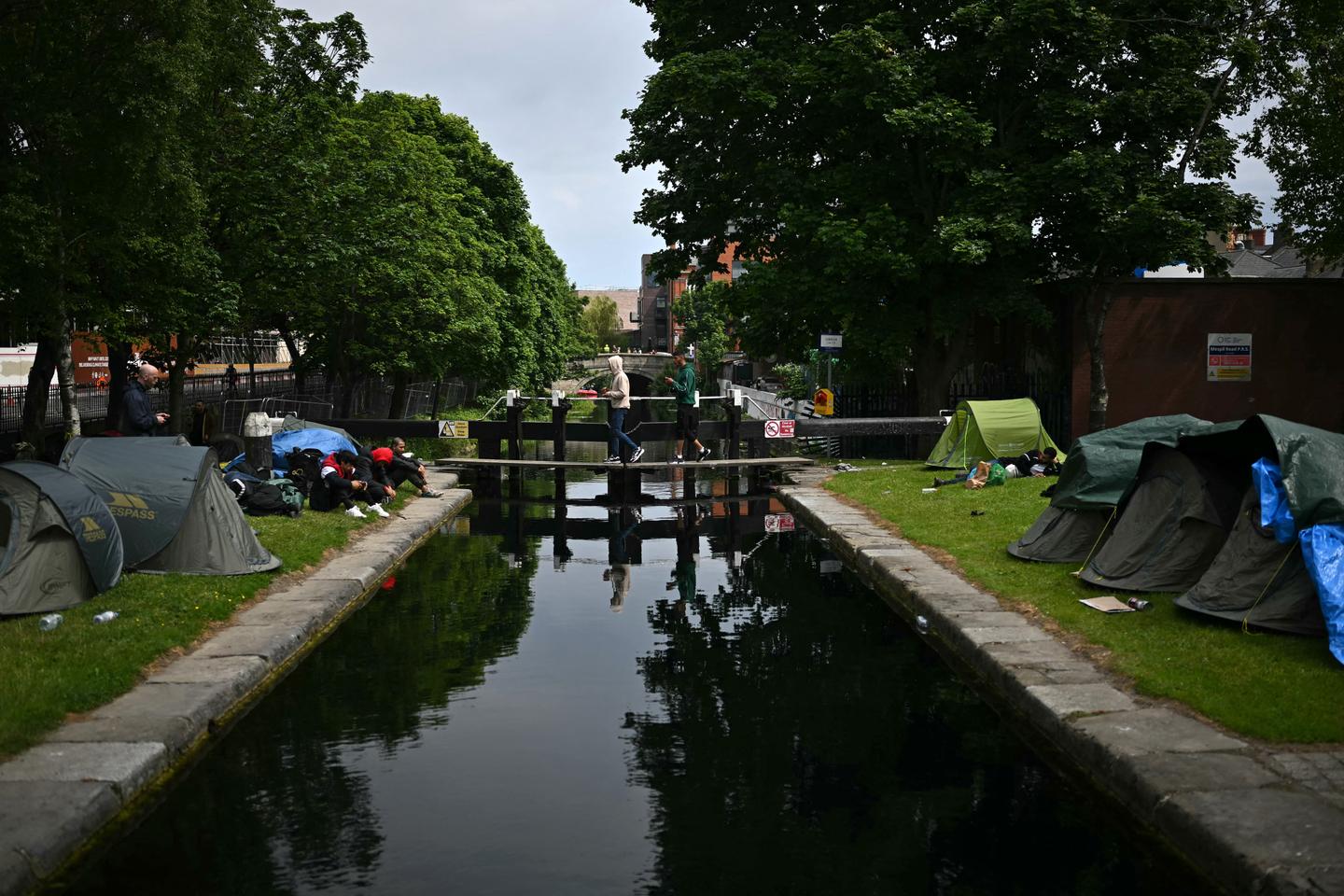 Face Ã  la hausse record des demandes et aux tensions sur lâ€™immigration, lâ€™Irlande...
