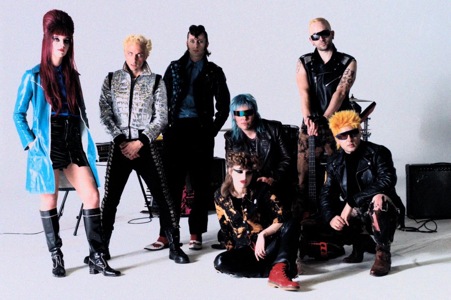 La Femme surfe dans lâ€™Accor Arena lors dâ€™un concert aux allures dâ€™adieu