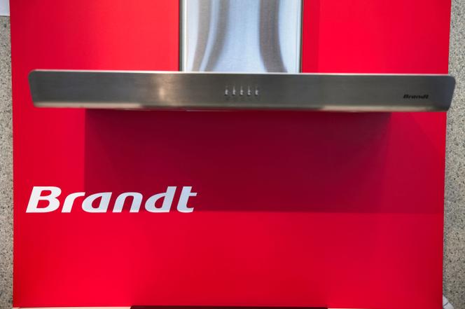 Le logo Brandt, à l’usine Brandt d’Orléans, le 15 novembre 2021.