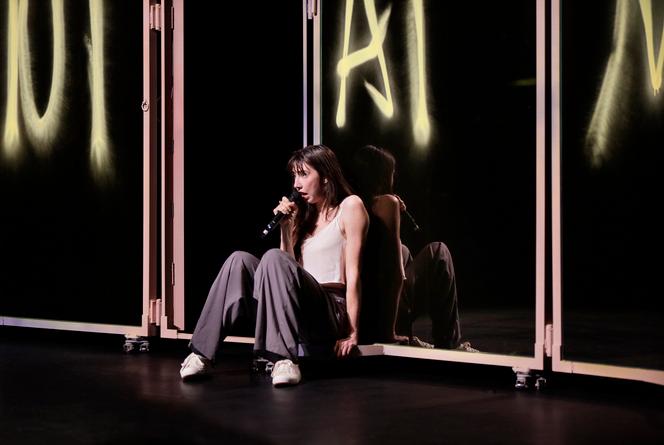 Suzanne de Baecque dans « Mémoire de fille », d’Annie Ernaux, au Théâtre des Abbesses, à Paris, en novembre 2025.