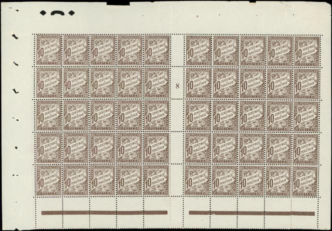 Monaco, timbre-taxe, haut de feuille de 50 exemplaires du 10 centimes brun, 8 400 euros.