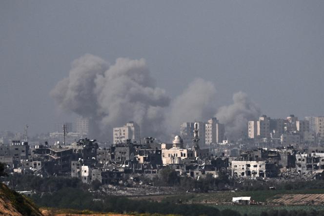 Un bombardement aérien de l’armée israélienne dans le nord de la bande de Gaza, le 24 octobre 2023.