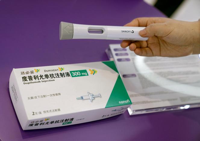 Une présentation du Dupixent de Sanofi, lors de la 7ᵉ édition de l’Exposition internationale d’importation de Chine, à Shanghaï, le 5 novembre 2024.