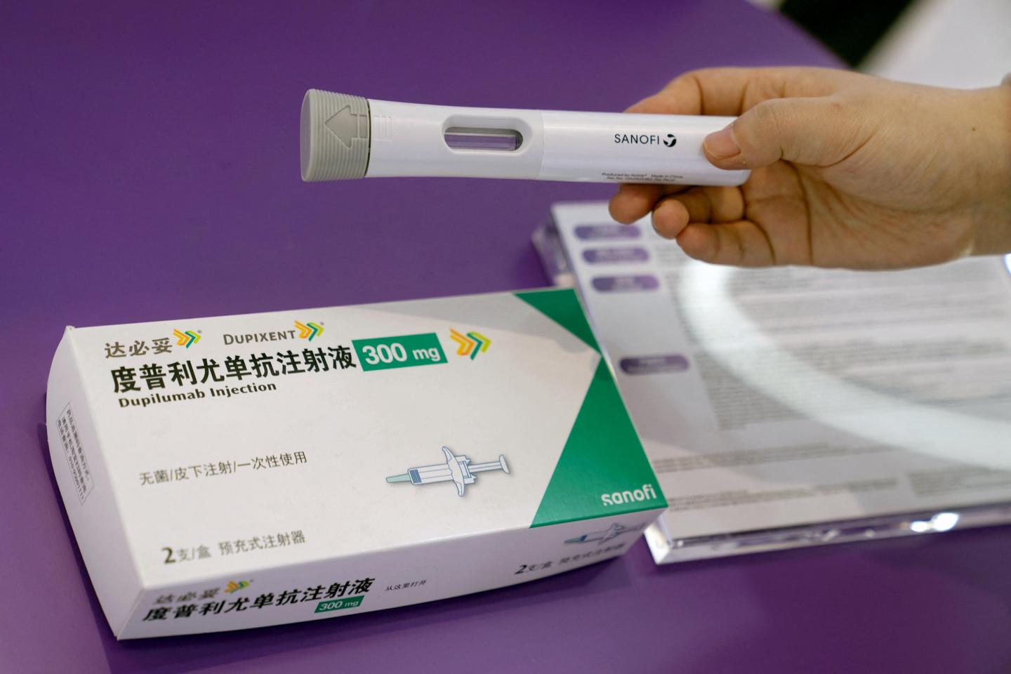 Sanofi investit en France pour augmenter la production du Dupixent, son médicament vedette