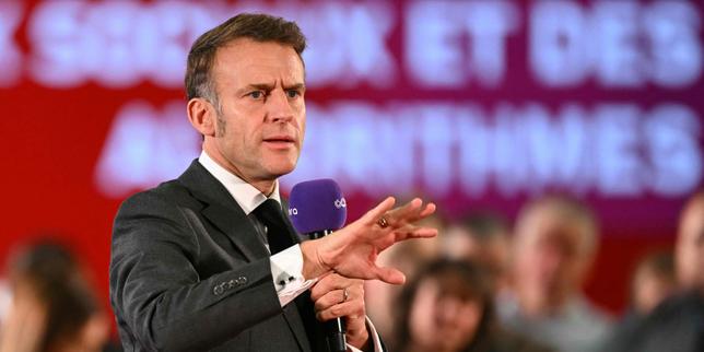 Macron denies 'ministry of truth' plan after attacks from far right
