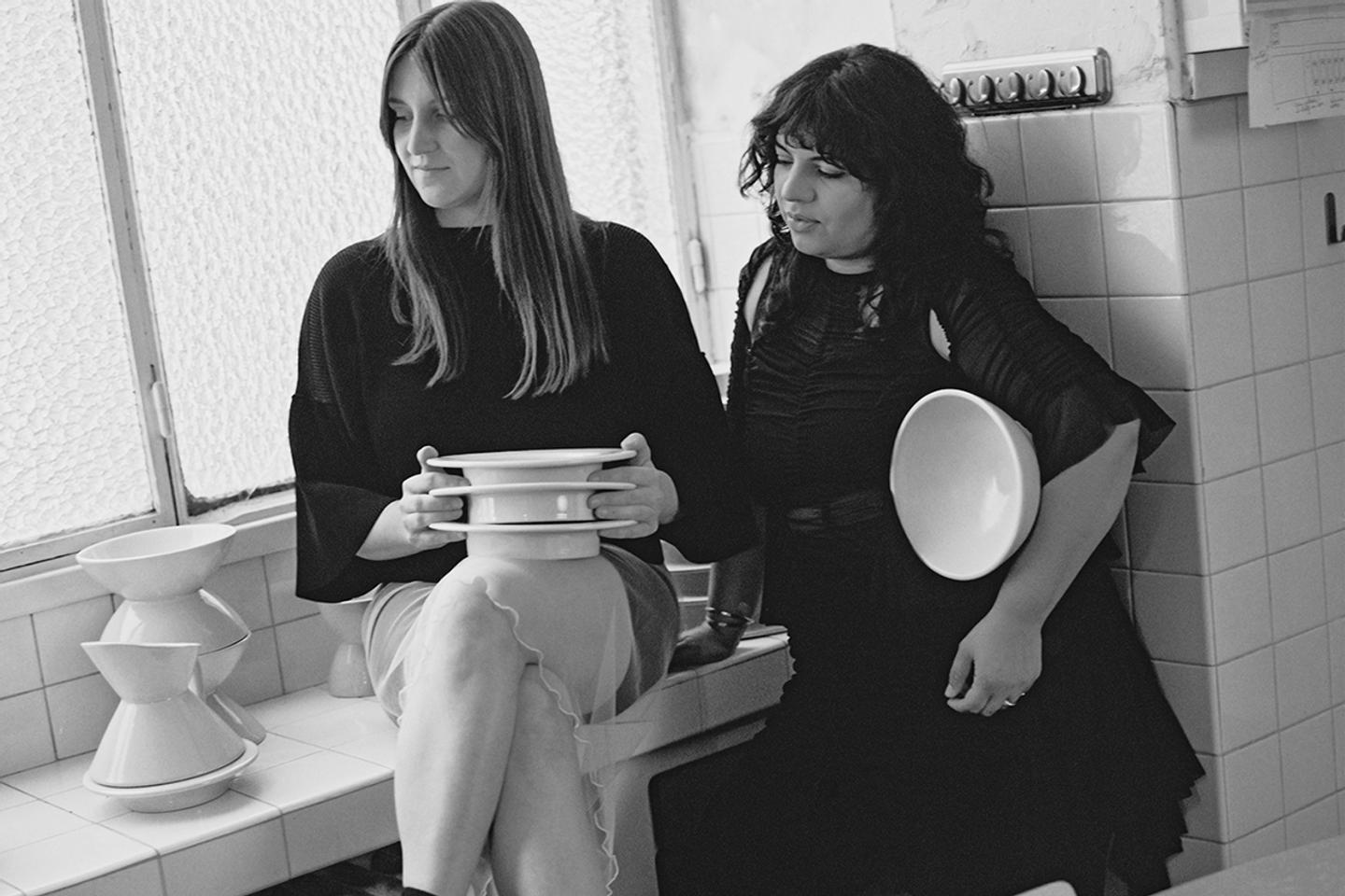 Les céramistes Jeanne Viviès et Sonia Oet renversent la table