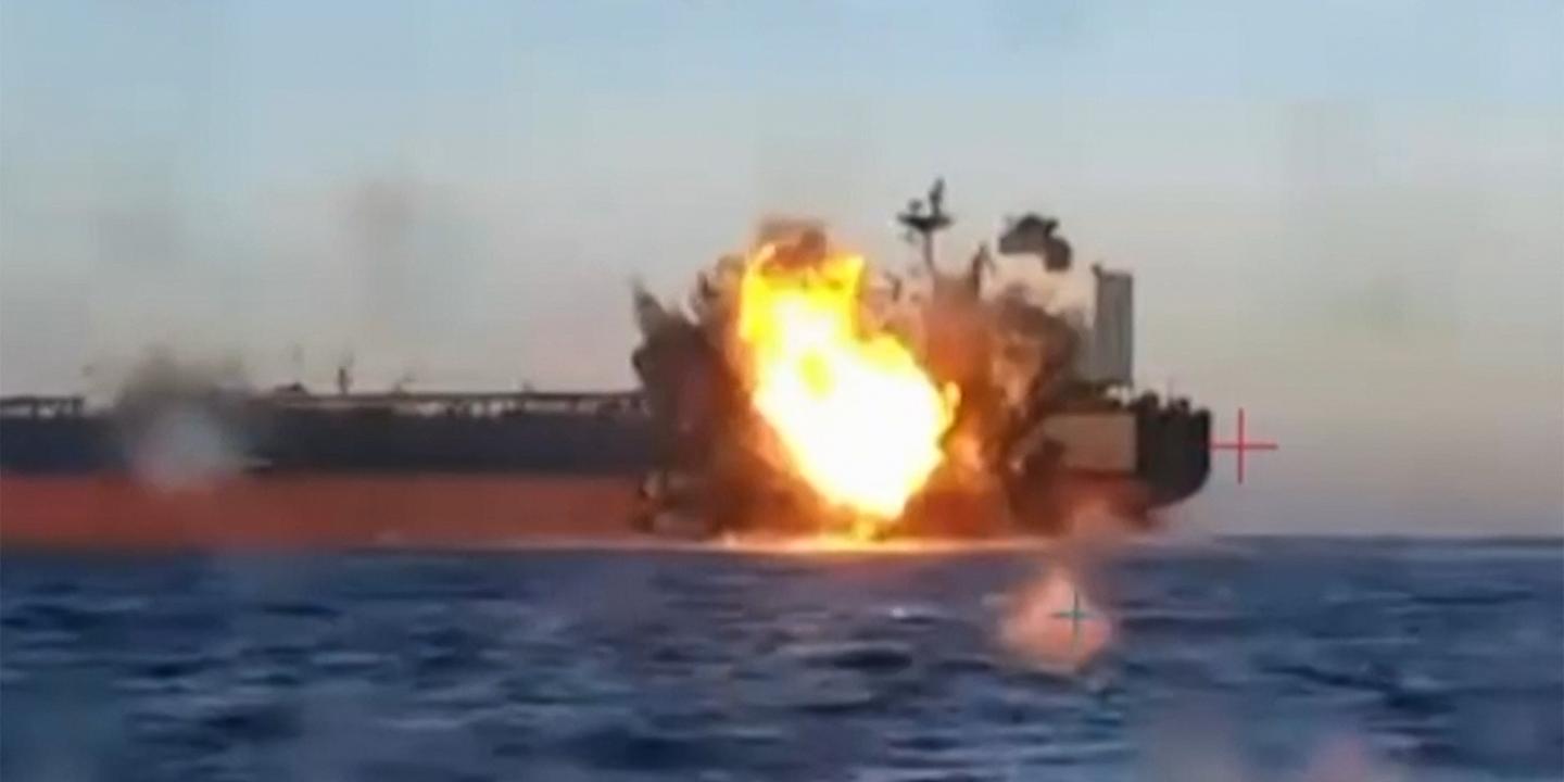 un important terminal pétrolier russe endommagé, deux navires de la flotte fantôme attaqués par Kiev