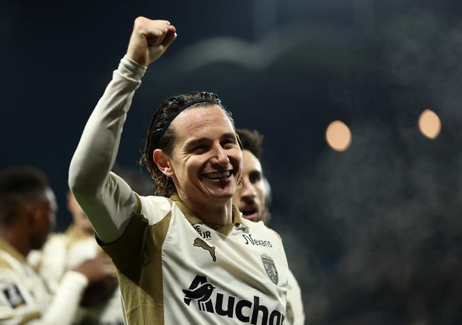Florian Thauvin, lors du match entre le RC Lens et Angers, à Angers, le 30 novembre 2025. 