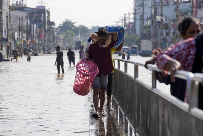 A Wellampitiya, dans la banlieue de Colombo, au Sri Lanka, le 30 novembre 2025.