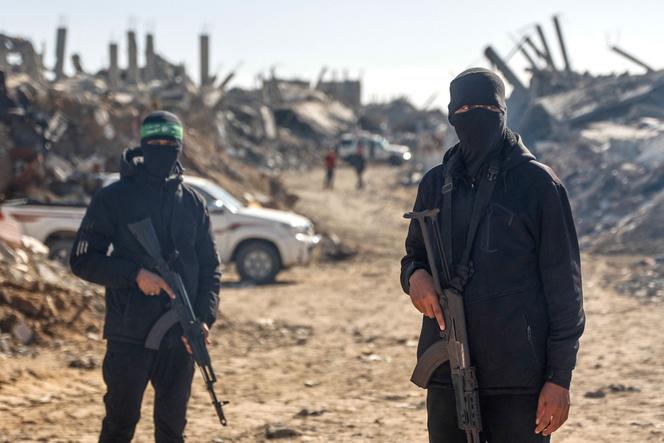 Des combattants du Hamas dans le camp de réfugiés de Jabaliya, dans le nord de la bande de Gaza, le 1er décembre 2025.