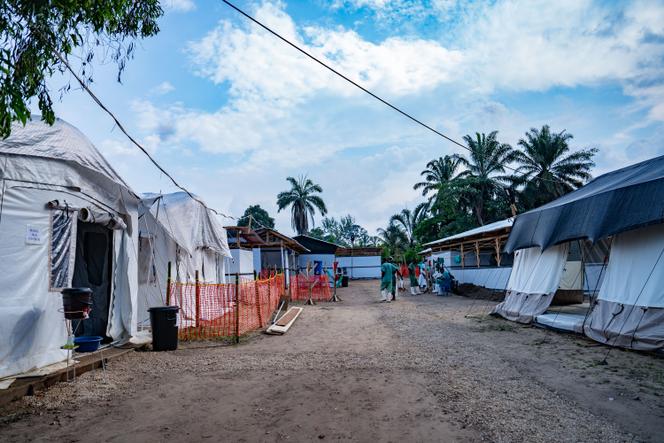 Centro de tratamento do Ébola na zona sanitária de Bulape, República Democrática do Congo (RDC), 17 de outubro de 2025.