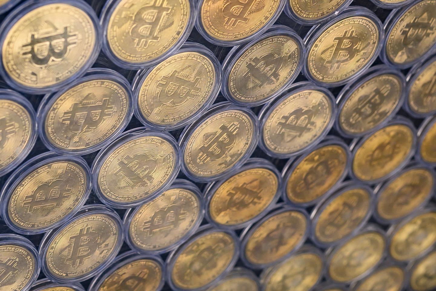 Le bitcoin a perdu plus de 20 % de sa valeur en un mois et continue de plonger