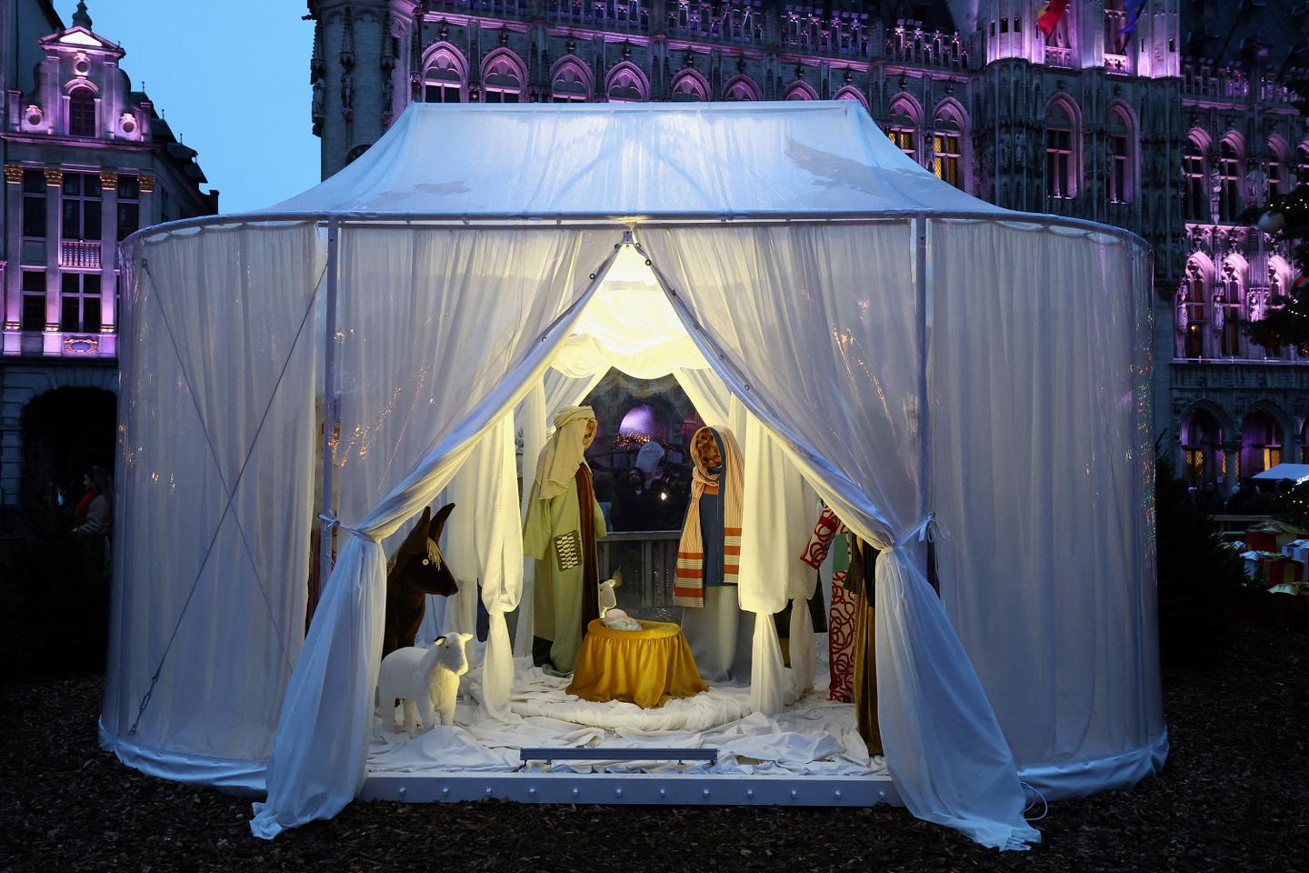 A Bruxelles, la « crèche inclusive » de la Grand-Place a échauffé les esprits