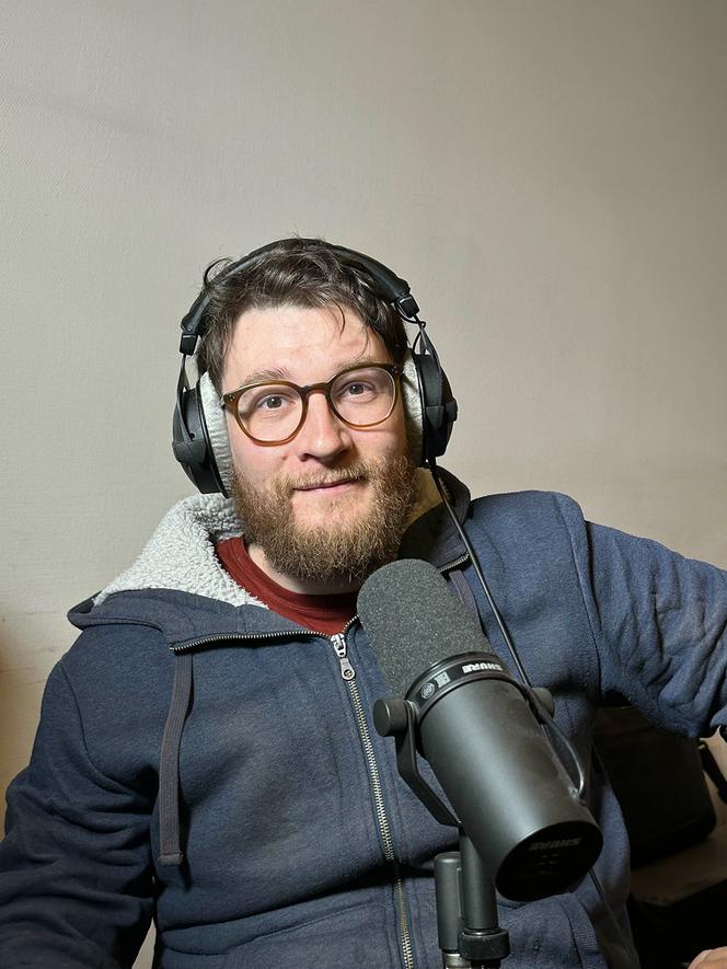 Geoffrey Petit-Jean-Genat, dit « Superflame », après un enregistrement dans son studio, en novembre 2025, à Annecy.