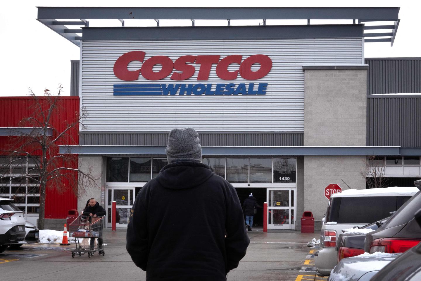 Aux Etats-Unis, la chaîne de supermarchés Costco attaque les droits de douane de Donald Trump en justice