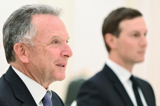 L’envoyé spécial du président américain, Steve Witkoff, et le gendre de Donald Trump Jared Kushner assistent à une réunion avec le président russe, Vladimir Poutine, au Kremlin, à Moscou, le 2 décembre 2025.