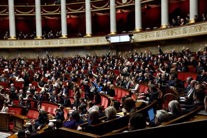 Lors du vote de la loi definance de fin de gestion, à Paris, le 2 décembre 2025.