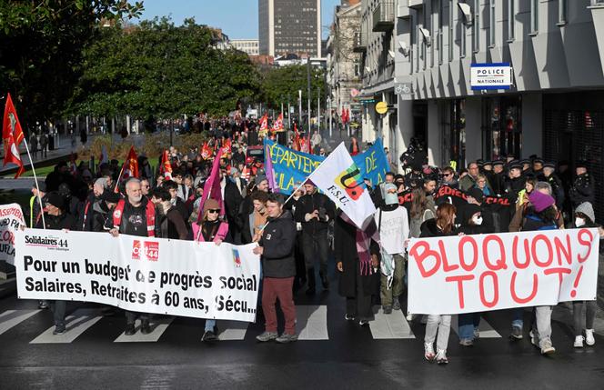 Manifestation à Nantes (Loire-Atlantique) organisée dans le cadre d’un appel des syndicats à la mobilisation pour des salaires plus élevés et contre l’austérité, le 2 décembre 2025.