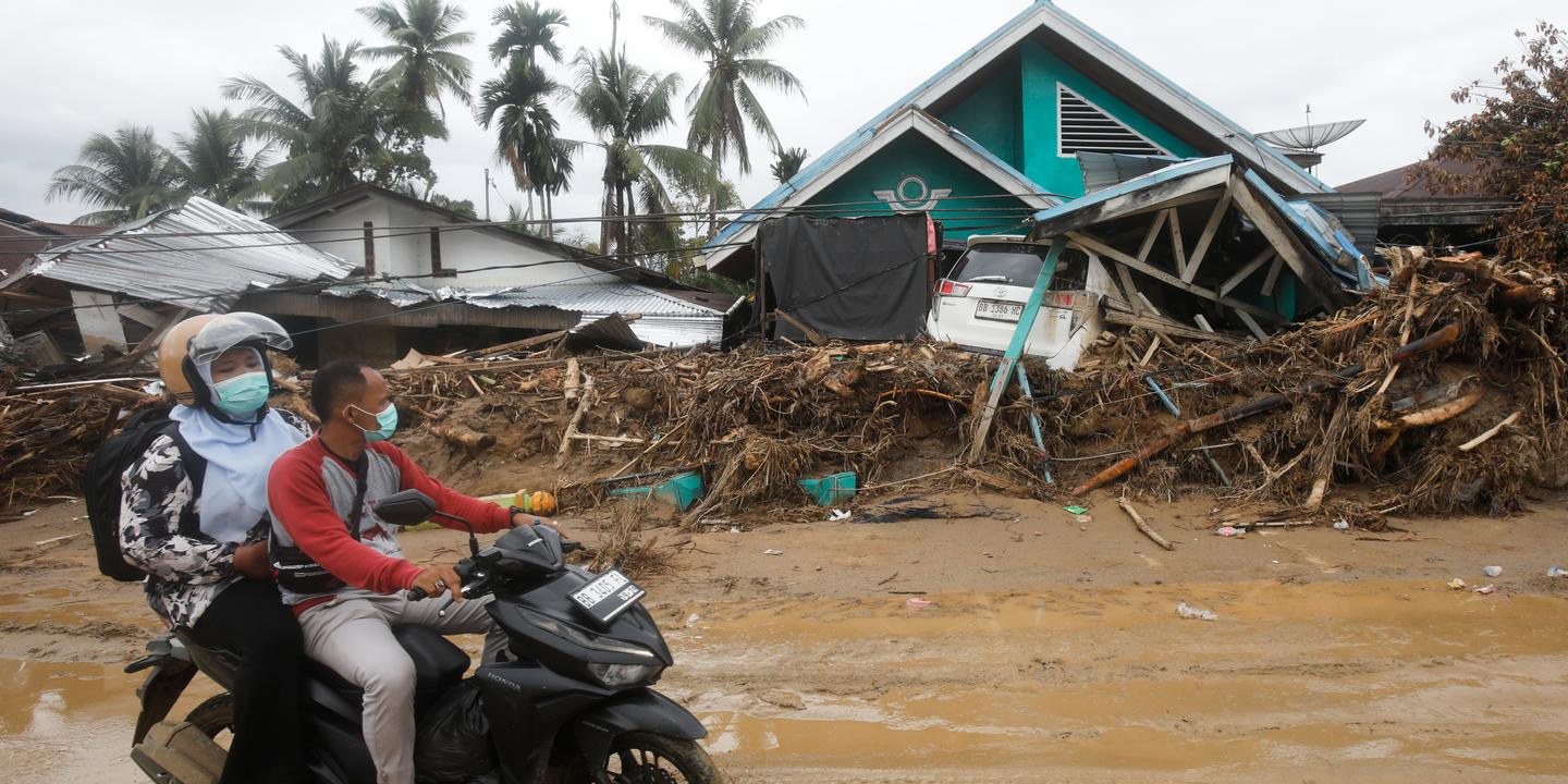Inondations en Asie : le bilan monte à plus de 1 500 morts ; des centaines de personnes portées disparues