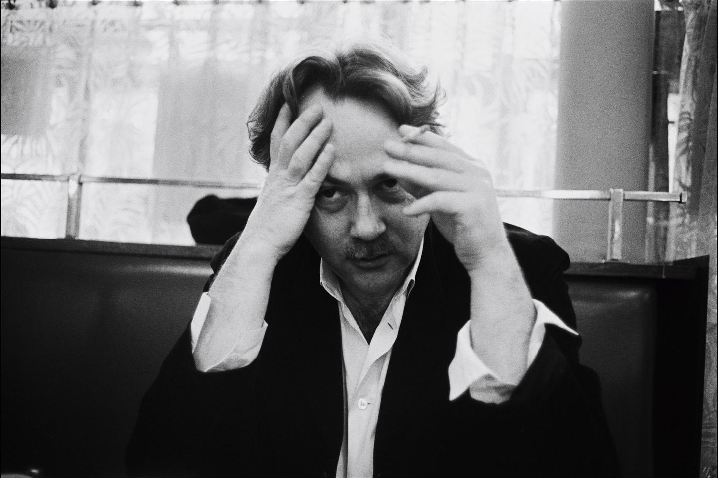 Â«Â Yann dans la nuitÂ Â», de Julie BrafmanÂ : remettre Yann AndrÃ©a en lumiÃ¨re