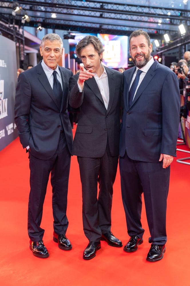 George Clooney, Noah Baumbach et Adam Sandler lors de la présentation du film « Jay Kelly », à Londres, le 10 octobre 2025.