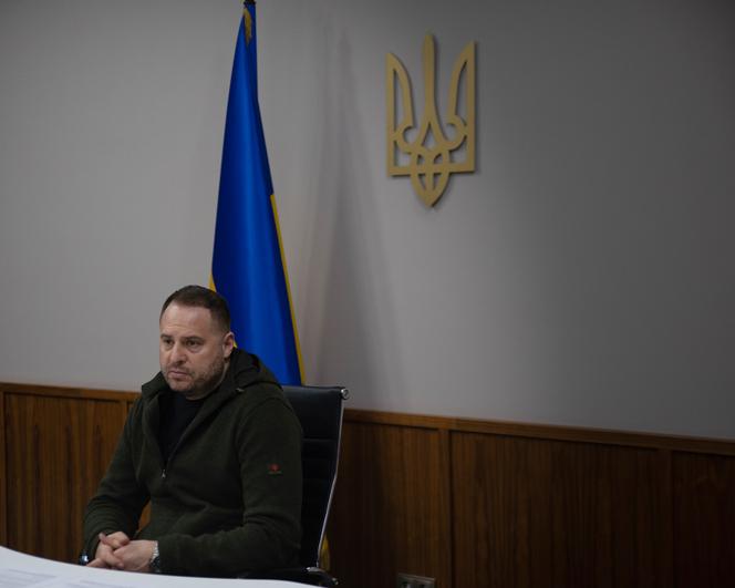 Andriy Yermak et Volodymyr Zelensky lors d’un point presse à Kiev