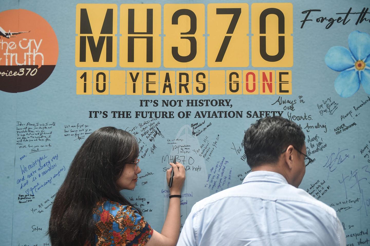 Disparition du vol MH370 de Malaysia Airlines : les recherches vont reprendre fin décembre, annonce la Malaisie