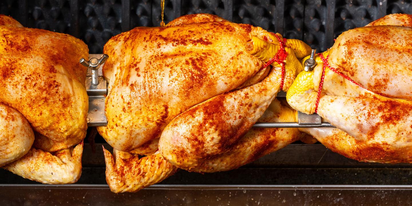 Rôtir à la broche, une cuisson à la mode