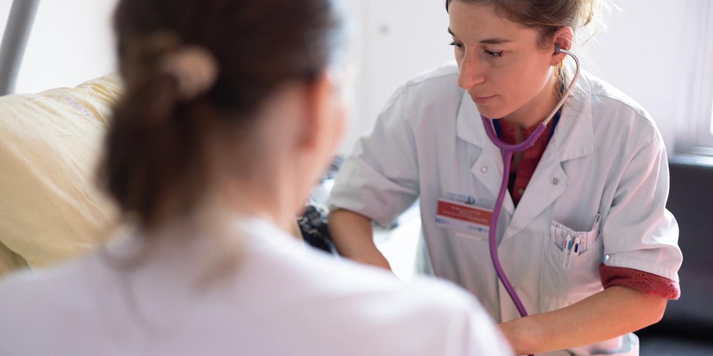 Fin de vie : le Sénat examinera les propositions de loi sur l’aide à mourir et les soins palliatifs à partir du 20 janvier