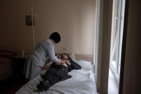 Dans la maternité de Hochtcha (Ukraine), le 2 octobre 2025.