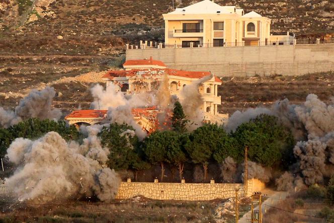 Lors de l’attaque aériennne israélienne, au village d’Al-Mjadel, dans le sud du Liban, le 4 décembre 2025.