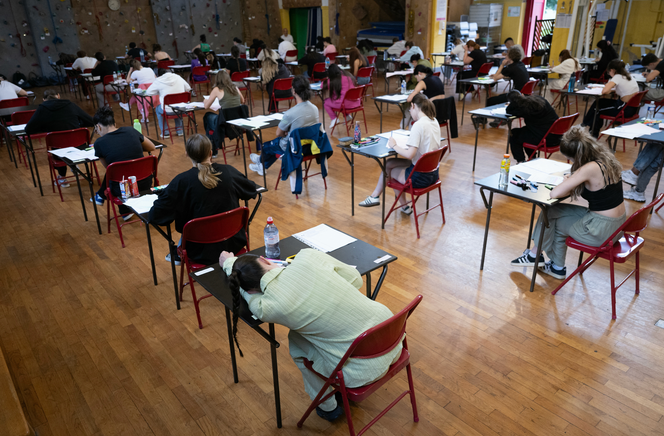 Lors de l’épreuve de philosophie du baccalauréat, au lycée Michel-de-Montaigne, à Mulhouse (Haut-Rhin), le 16 juin 2025.