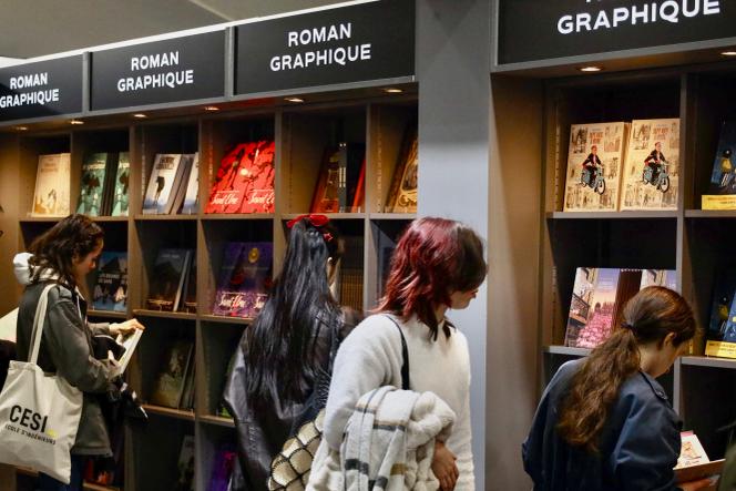 Dans la librairie du 51e Festival international de la bande dessinée d’Angoulême, le 26 janvier 2024.