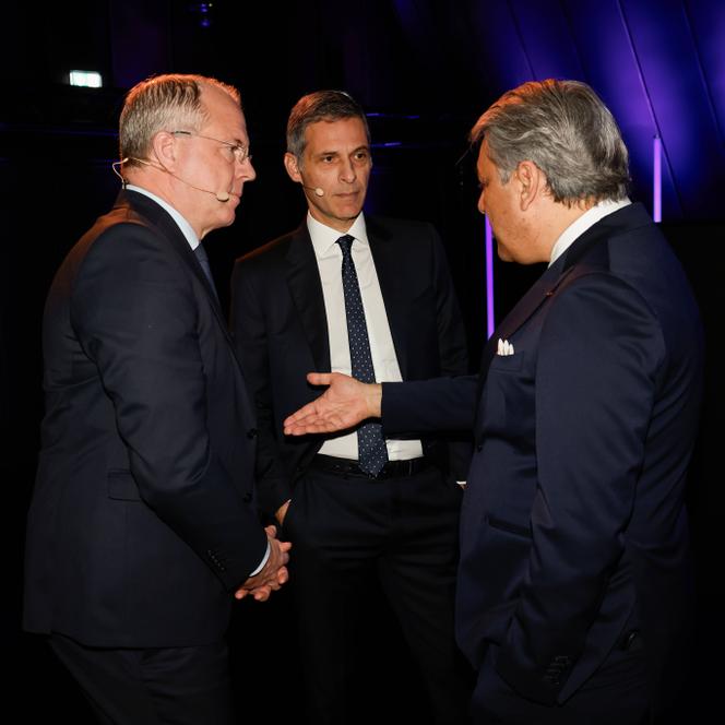 De gauche à droite, Martin Lundstedt (PDG de Volvo), Rodolphe Saade (PDG de CGA CGM) et Luca de Meo (PDG de Renault), à Paris, le 3 avril 2024.