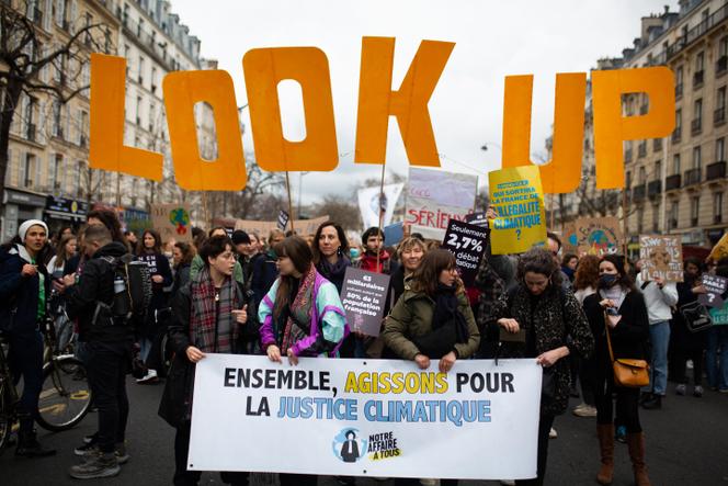 Manifestation pour la justice climatique, à Paris, le 12 mars 2022.