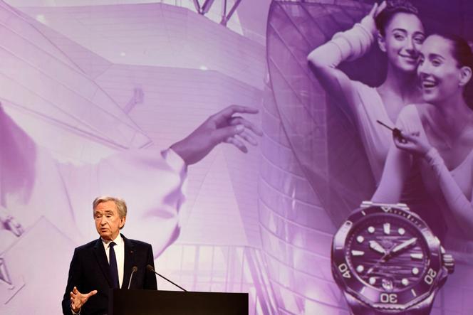 Le PDG du groupe de luxe LVMH, Bernard Arnault, lors de la présentation des résultats financiers 2024 du groupe français, à l’occasion de l’assemblée générale des actionnaires, à Paris, le 17 avril 2025.