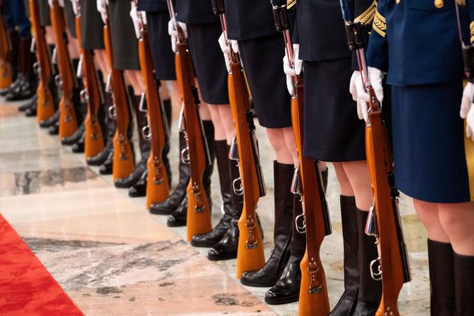 Cérémonie officielle d’accueil d’Emmanuel Macron par  Xi Jinping, dans le Grand Hall du Peuple, Pékin (Chine), le 4 décembre 2025.