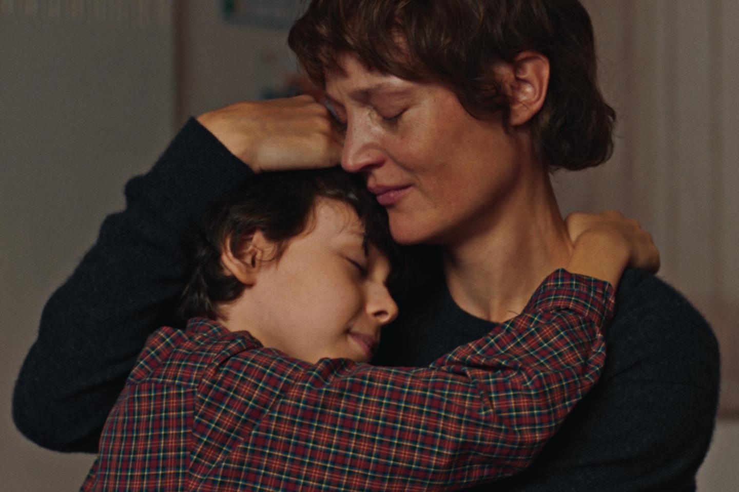 Dans Â«Â Love Me TenderÂ Â», Vicky Krieps en femme libre, lesbienne et privÃ©e de son...